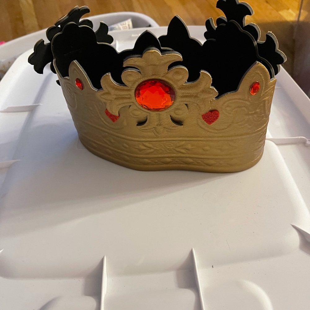 Crown - Picture 3 of 4